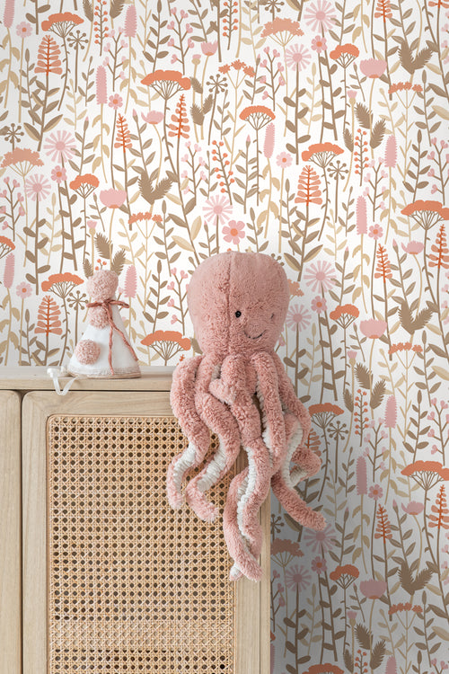 ESTAhome behang veldbloemen terracotta en roze - 50 x 900 cm - 131552 - vtwonen shop