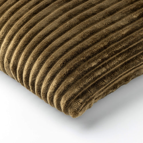 MART - sierkussen 45x45 cm - zacht ribfluweel - gerecycled - Military Olive - groen