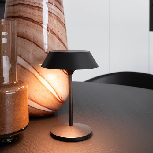 Atmooz tafellamp Balto - zwart - Ø 15 x H 21,5 cm - geïntegreerde led