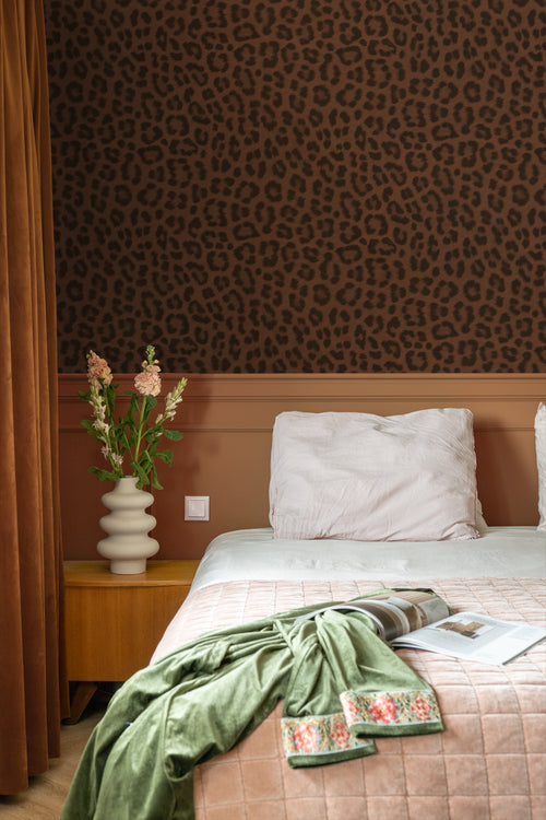 ESTAhome behang panterprint bruin - 50 x 900 cm - 131436 - vtwonen shop