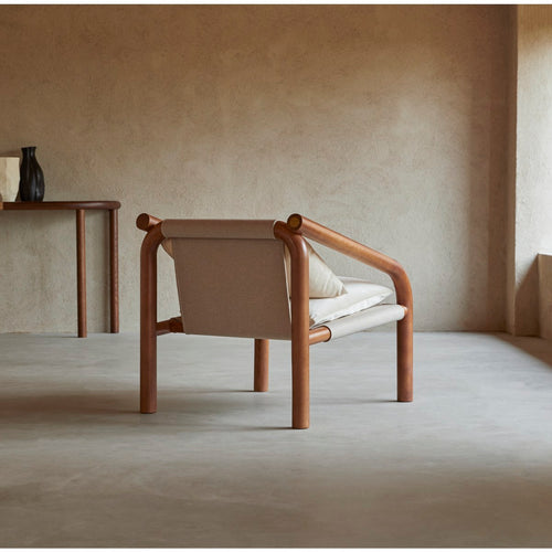 Tikamoon Fauteuil van donker massief eikenhout en crèmekleurig fluweel - Beige