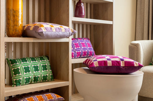 CLOVER - kussenhoes 30x50 cm - geometrisch - geborduurd - Courtyard - groen