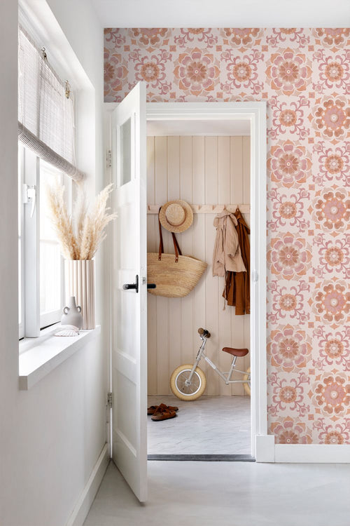 ESTAhome behang tegelmotief roze en terracotta - 50 x 900 cm - 131785