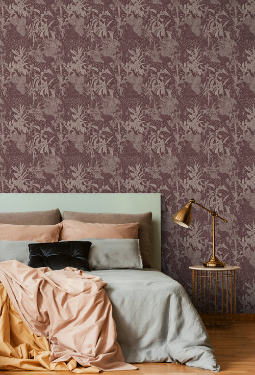 ESTAhome behang tropische bladeren aubergine paars - 50 x 900 cm - 139891 - vtwonen shop