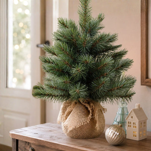 Triumph Tree Forest Frosted Kunstkerstboom H90 x D61 cm - Kunstboom in Jute Zak - Kunst Kerstboom voor Binnen - 106 Tips - Groen