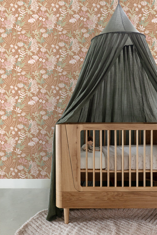 ESTAhome behang tropische bladeren en bloemen lichtbruin en meerkleurig - 50 x 900 cm - 130996 - vtwonen shop