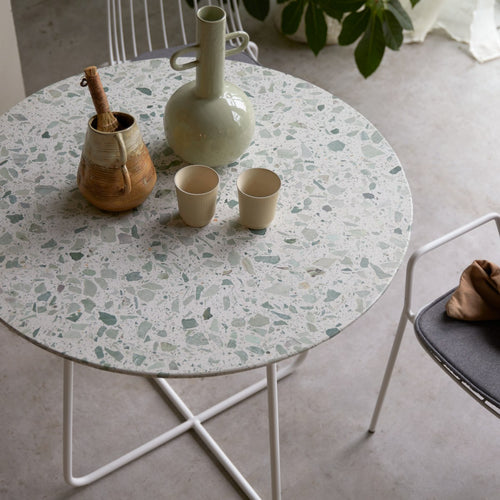 Tikamoon Ronde tafel van groen premium terrazzo en metaal voor 4 personen - Groen - vtwonen shop