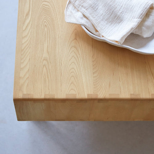 Tikamoon Luis - Massief iepenhout en rieten salontafel - Naturel - vtwonen shop