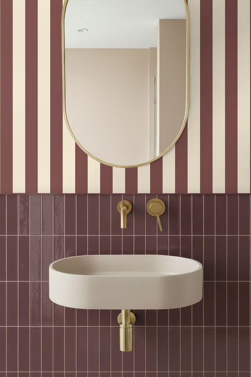 ESTAhome behang strepen bordeaux rood en wit - 50 x 900 cm - 131978