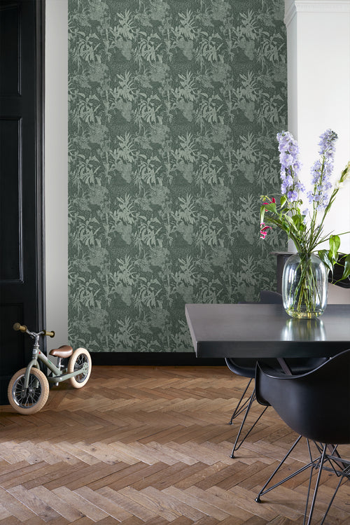 ESTAhome behang tropische bladeren vergrijsd groen - 50 x 900 cm - 139887