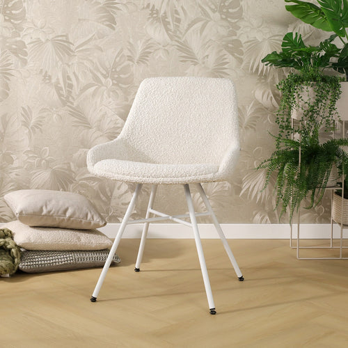 Nolon Noa-Isa Eetkamerstoel Bouclé Beige - Stof - Wit Onderstel - vtwonen shop
