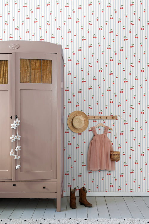 ESTAhome behang kersen blauw en rood - 50 x 900 cm - 131655 - vtwonen shop