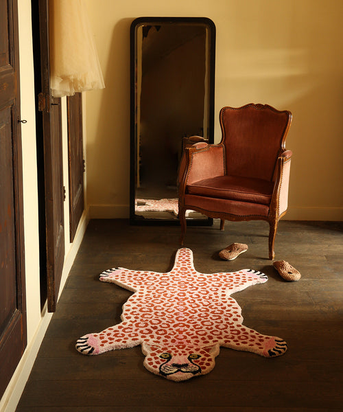 Doing Goods Pink Luipaard Vloerkleed - Groot 150 x 88 x 2 cm - 100% wol